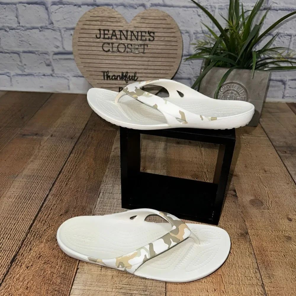 CROCS KADEE II Seasonal Womens Flip Flops Thongs Sandals Slides White Camo 9